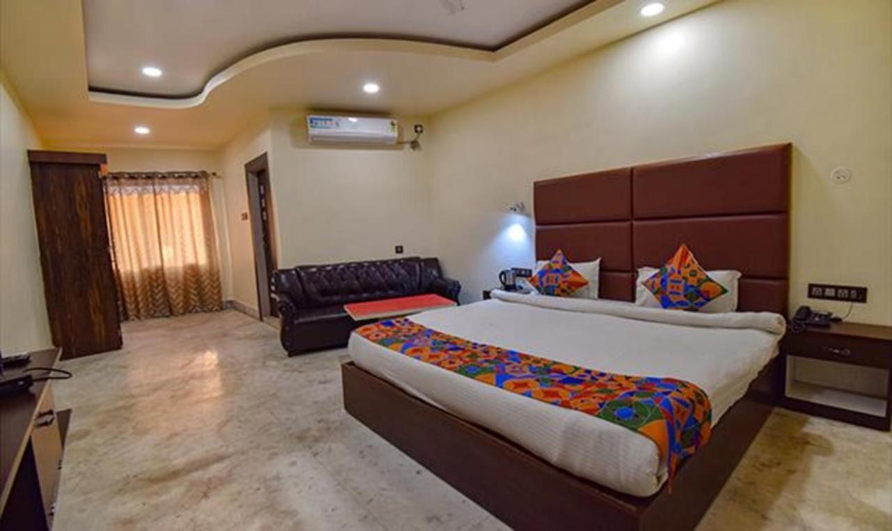 Fabhotel Rr Suites กูวาฮาติ ภายนอก รูปภาพ