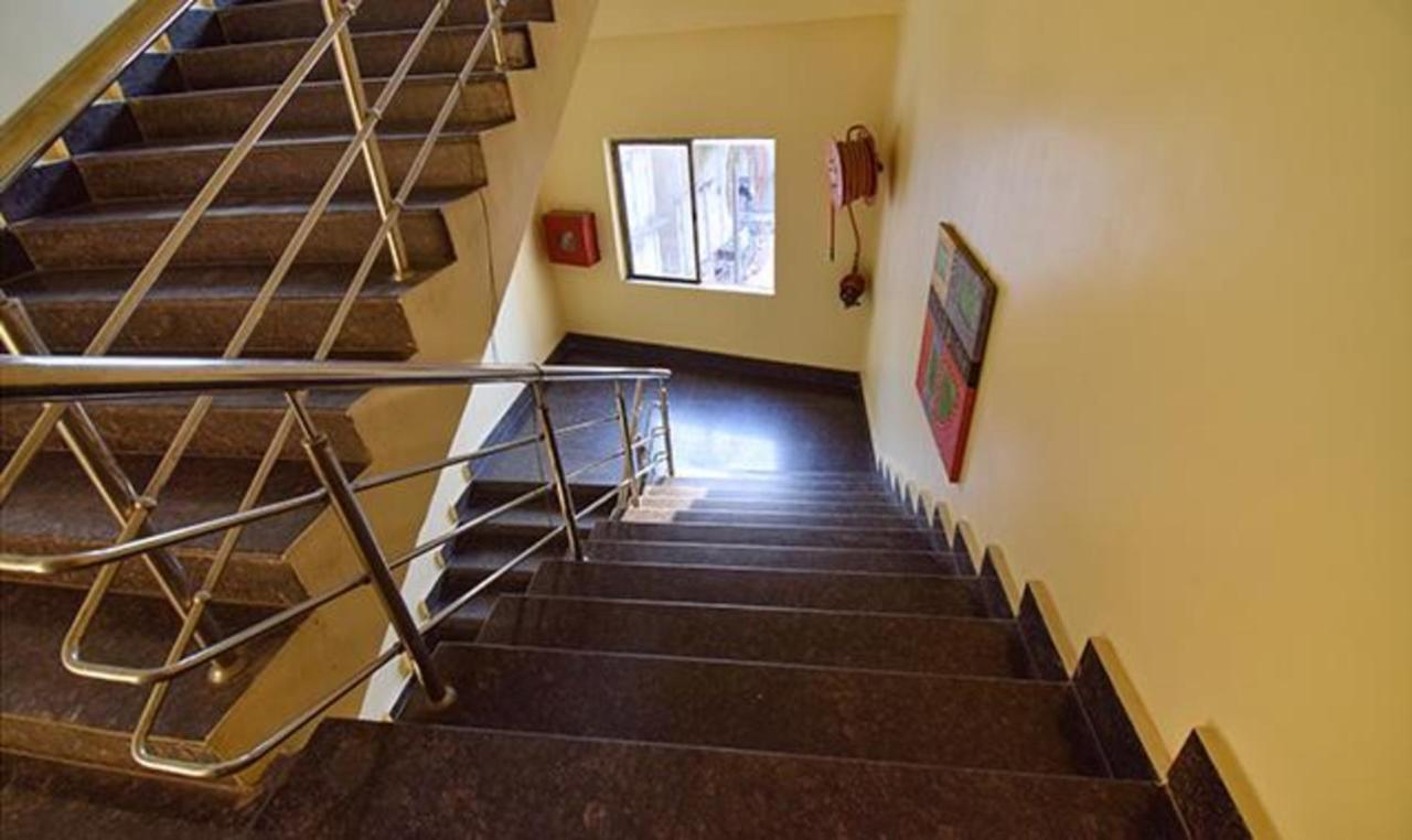 Fabhotel Rr Suites กูวาฮาติ ภายนอก รูปภาพ