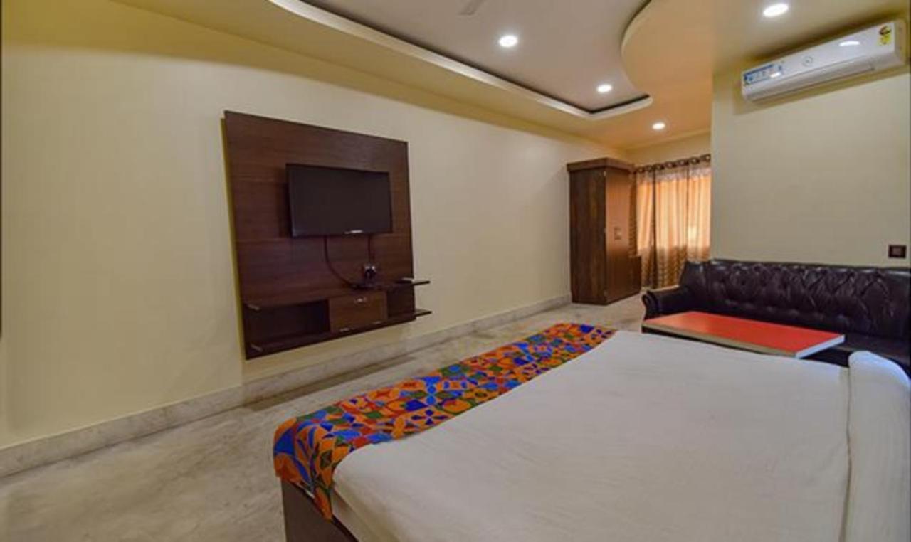 Fabhotel Rr Suites กูวาฮาติ ภายนอก รูปภาพ