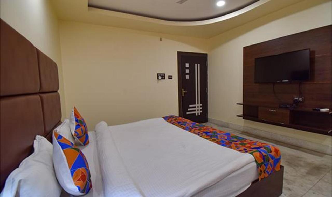 Fabhotel Rr Suites กูวาฮาติ ภายนอก รูปภาพ