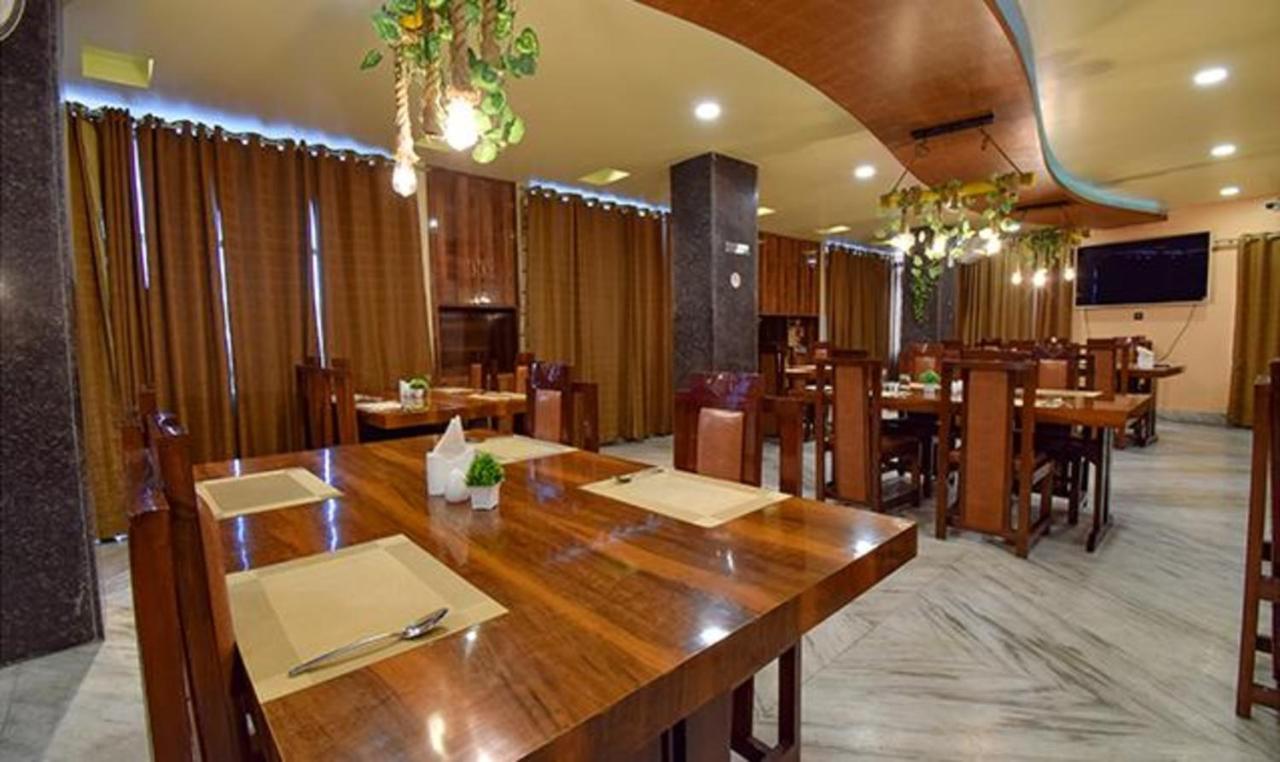 Fabhotel Rr Suites กูวาฮาติ ภายนอก รูปภาพ