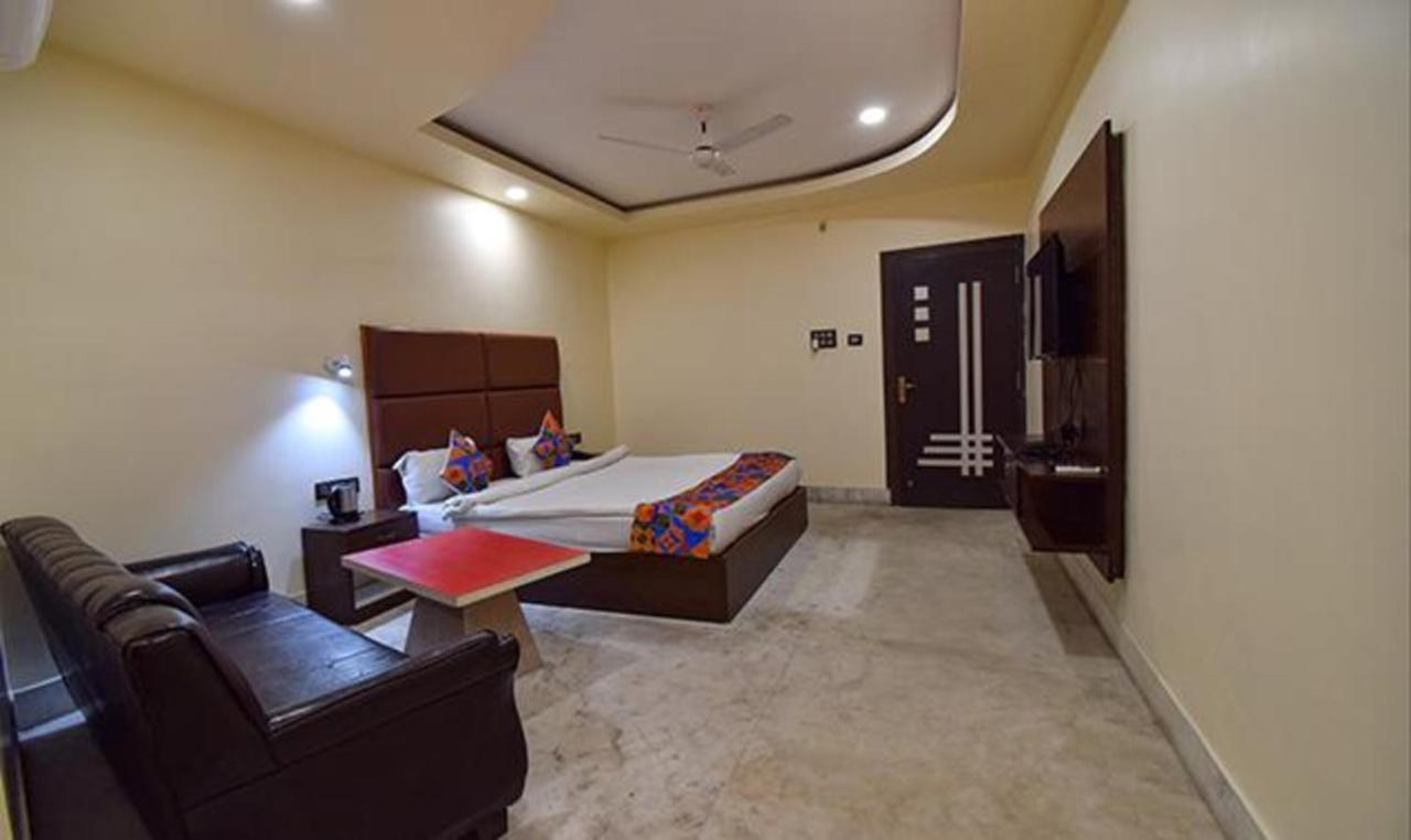 Fabhotel Rr Suites กูวาฮาติ ภายนอก รูปภาพ