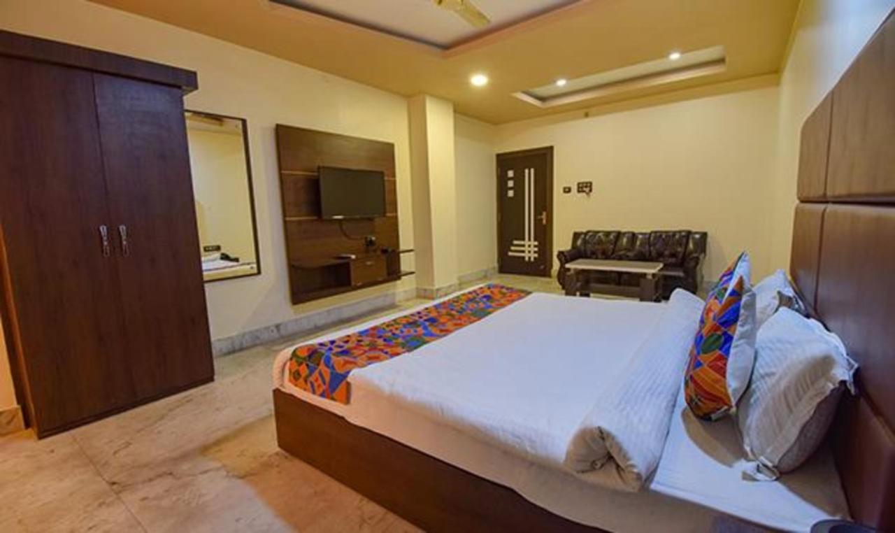Fabhotel Rr Suites กูวาฮาติ ภายนอก รูปภาพ